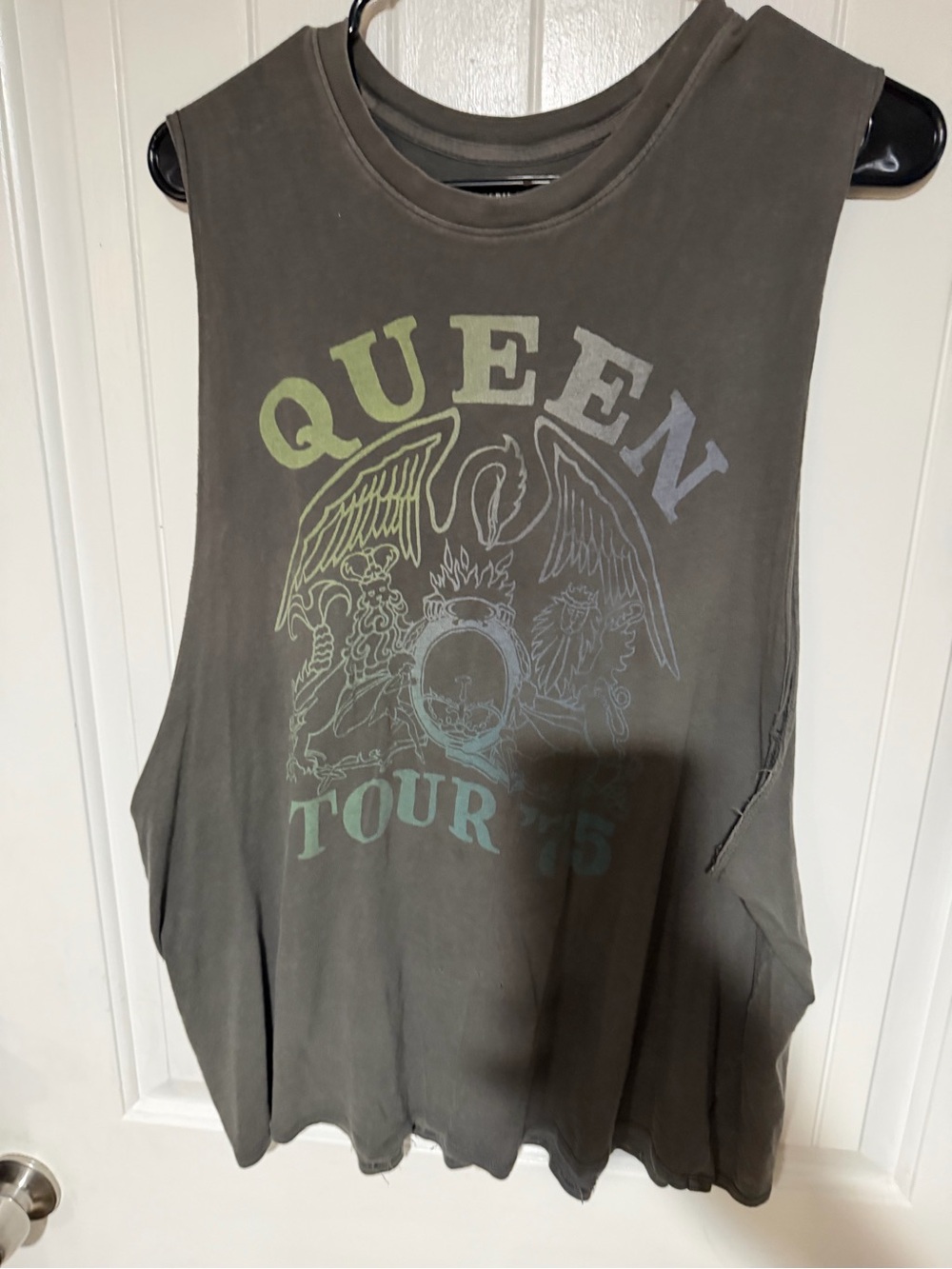 American Eagle Outfitters Gray Muscle Tank with Pastel Multicolor Queen Graphic